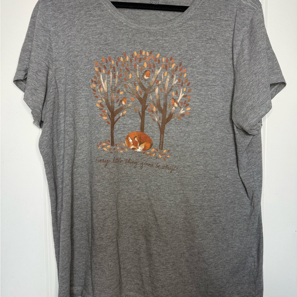 Life is good. Gray Graphic T-Shirt with Fox and Trees